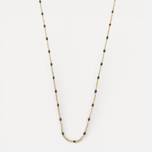 Collier fin doré avec perles blanches