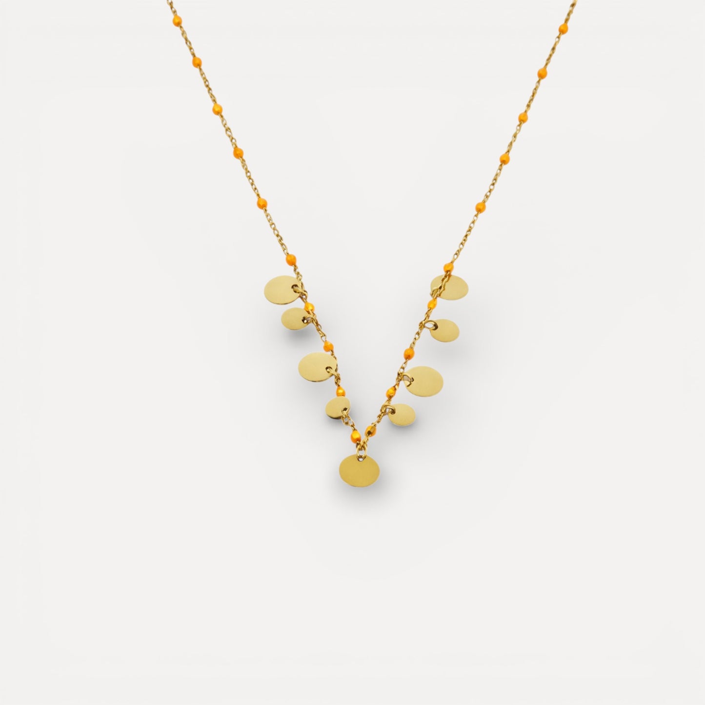Collier doré avec perles orange